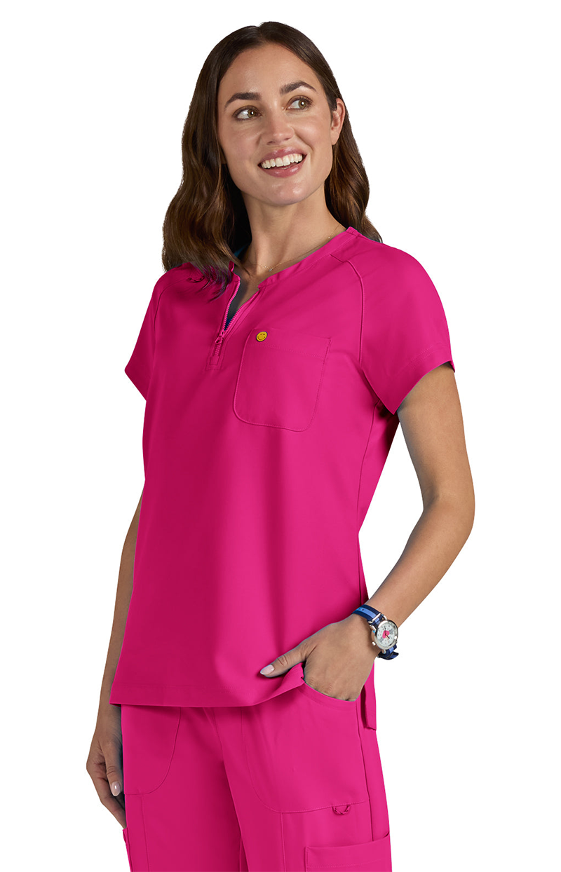 koi™ Smiley World Ecstatic Pocket Top