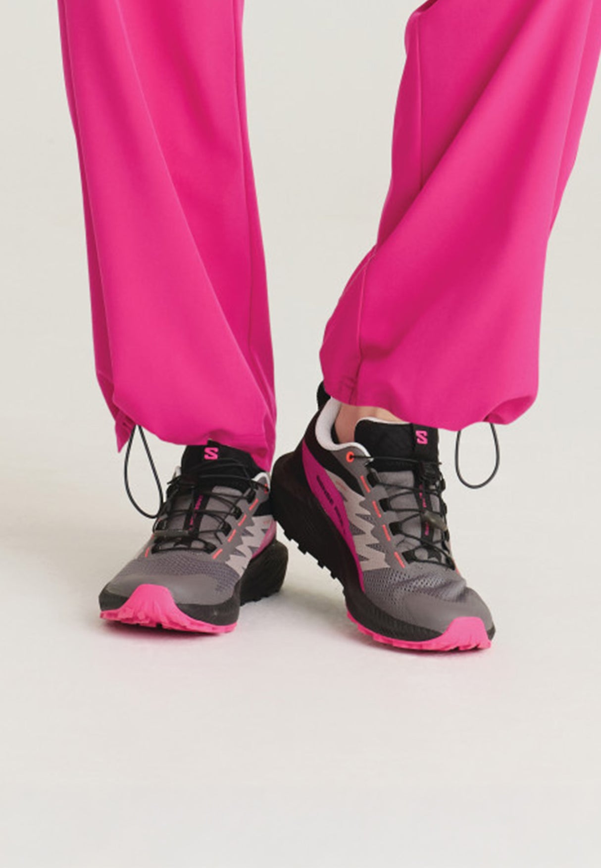 Barco One Women's Bounce 6-Pocket Bungee Hem Wide-Leg Pant