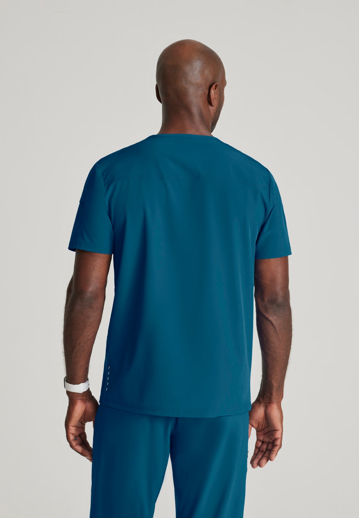 Barco One Men's Velocity 2-Pocket V-Neck Top