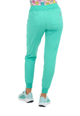 Zavaté Apparel Women's Bowen 2-Pocket Petite Smile Cargo Jogger Pant