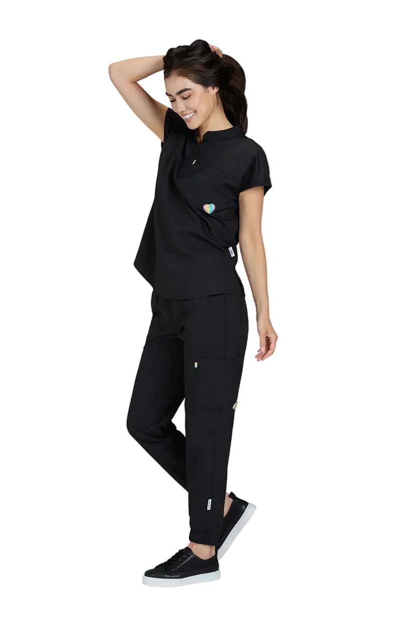koi™ Hustle & Heart 2 Pocket Top
