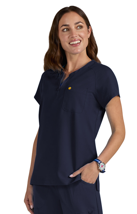 koi™ Smiley World Ecstatic Pocket Top