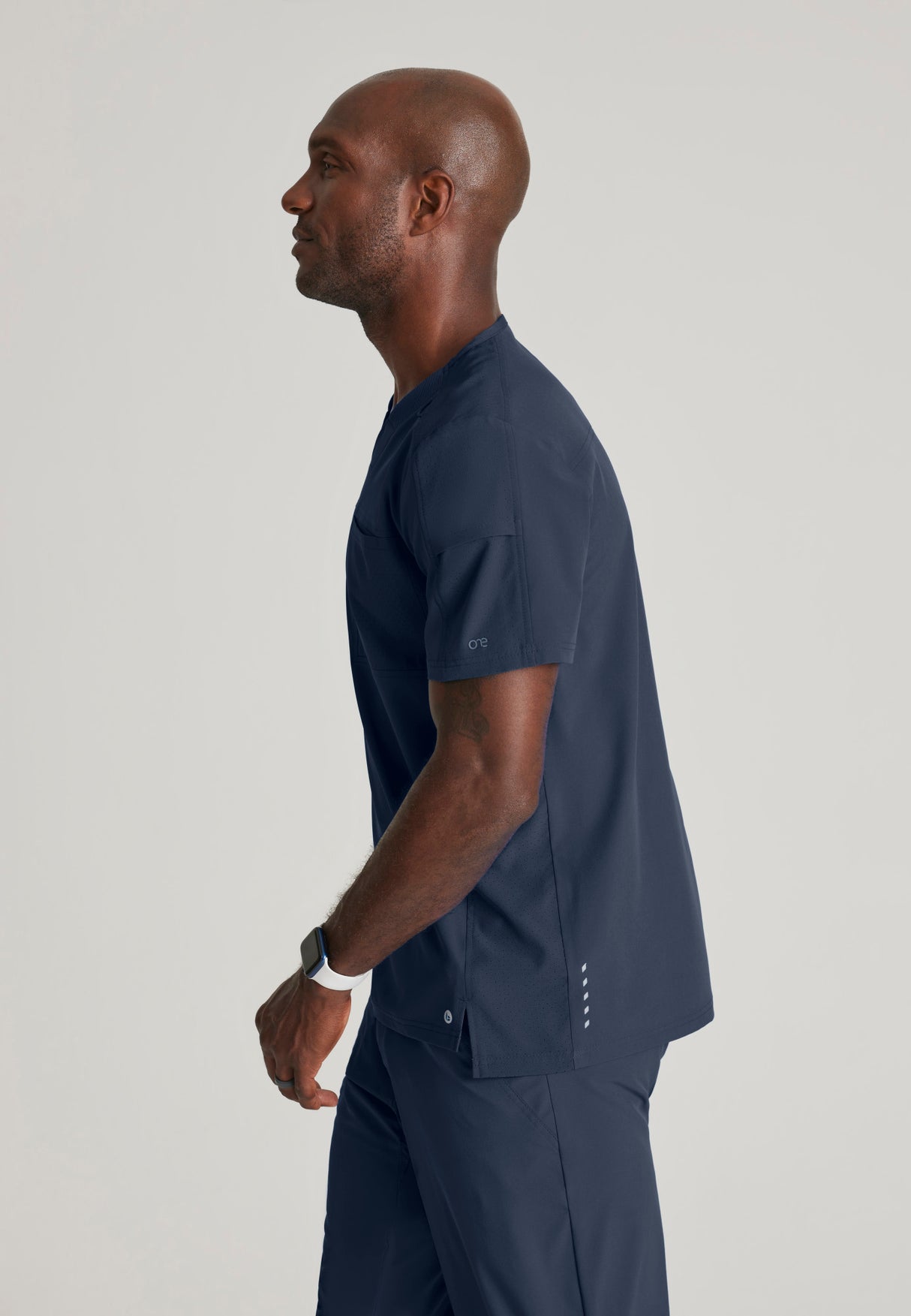 Barco One Men's Velocity 2-Pocket V-Neck Top