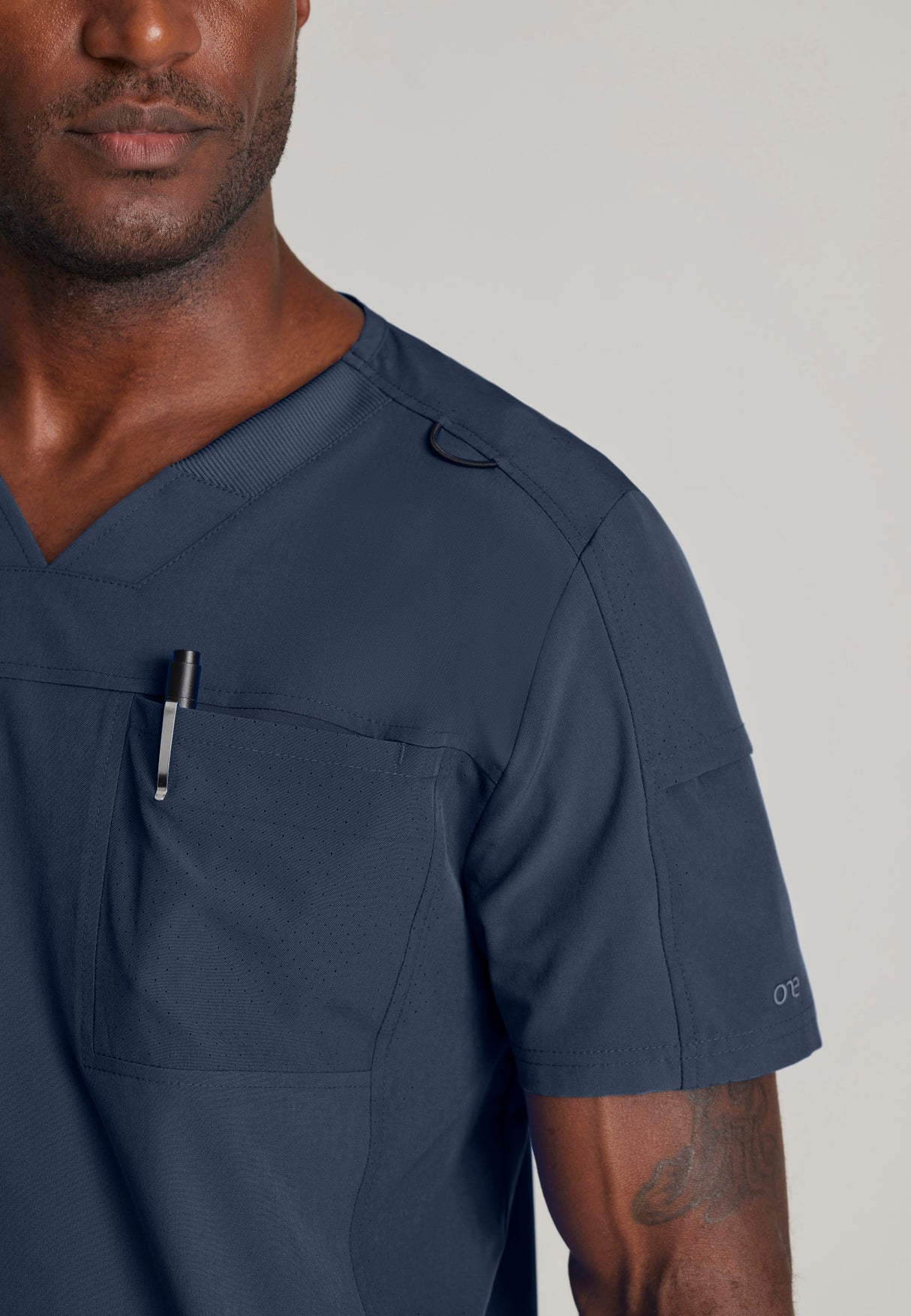 Barco One Men's Velocity 2-Pocket V-Neck Top