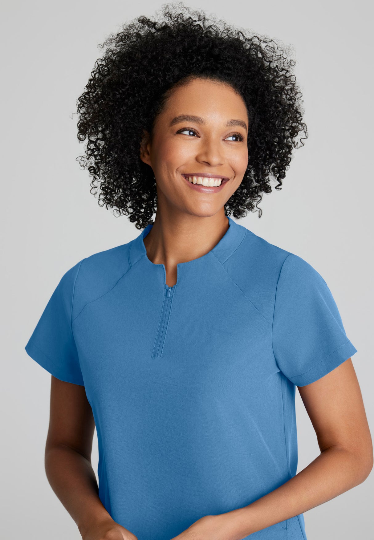 Barco One Women's Flux 2-Pocket Banded Zip Collar Top