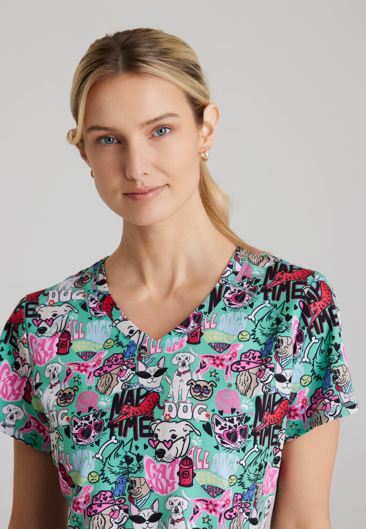 Skechers™ Women's Essence V-Neck Print Top