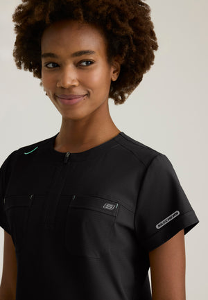 Skechers™ By Barco Ripstop Women's 2-Pocket Trek Tuck-In Top