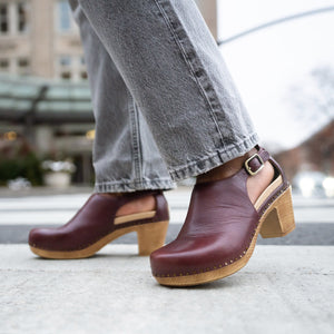 Dansko Women's Sassy Heal Clog