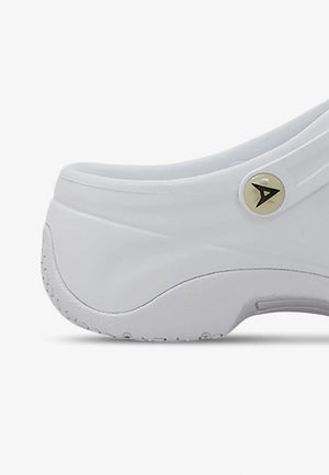 Anywear™ Zone Slip-Resistant Clog