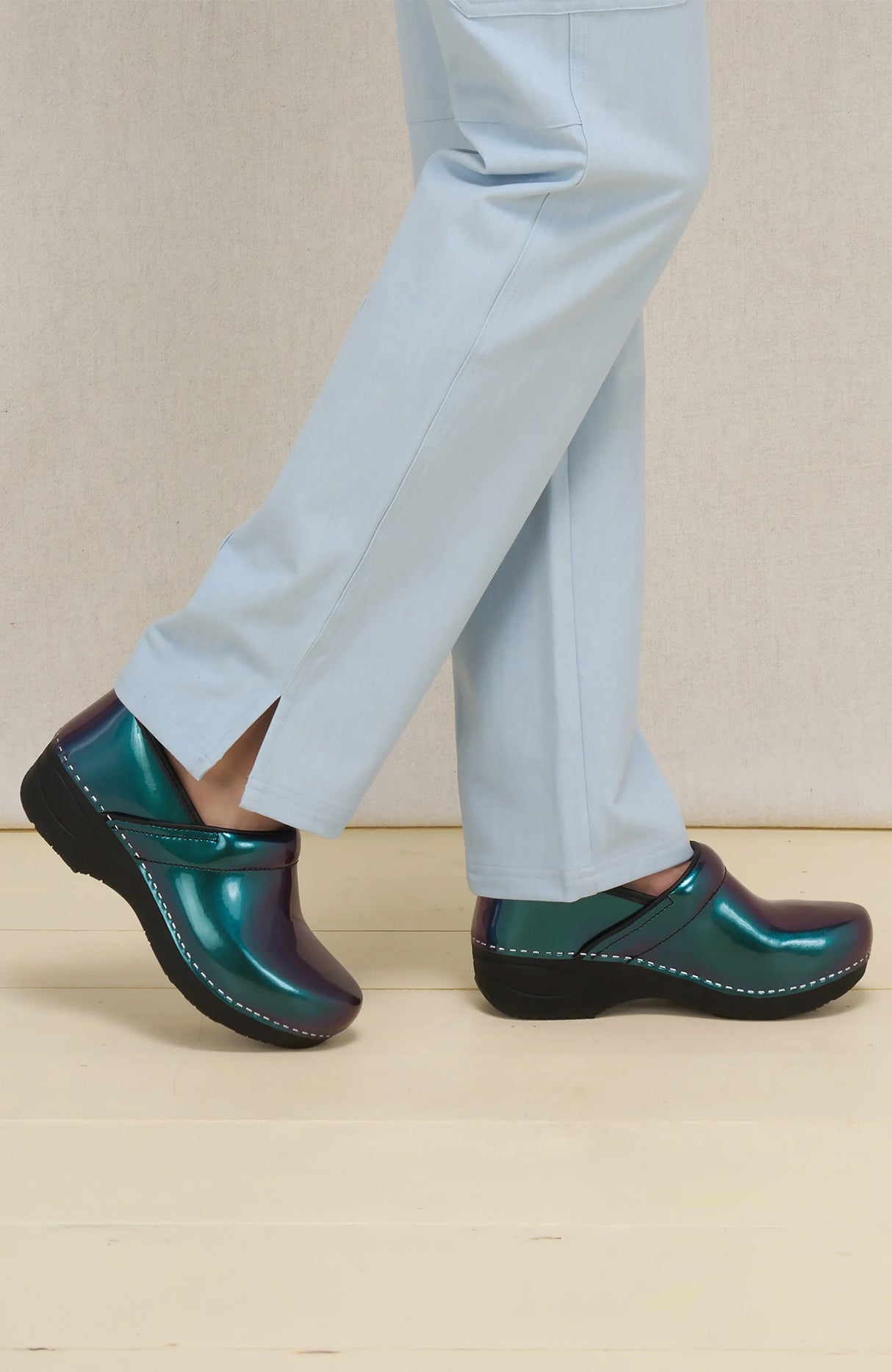 Dansko XP 2.0 Women's Chill Colorshift Stapled Clog